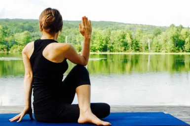 Yoga pour tous au bord de l’eau